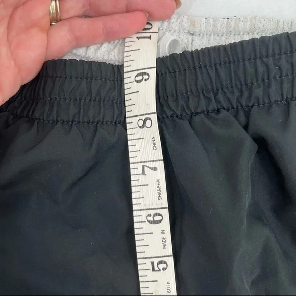 NIKE Women’s Running Shorts Black/White Lined size: Small - Picture 8 of 8